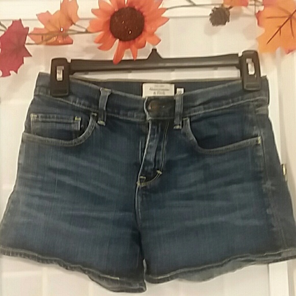 Abercrombie and Fitch - Picture 2 of 4